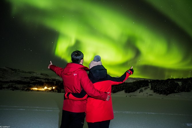 Private Northern lights with photographs - Thor’s role: guide, forecaster, and photographer
