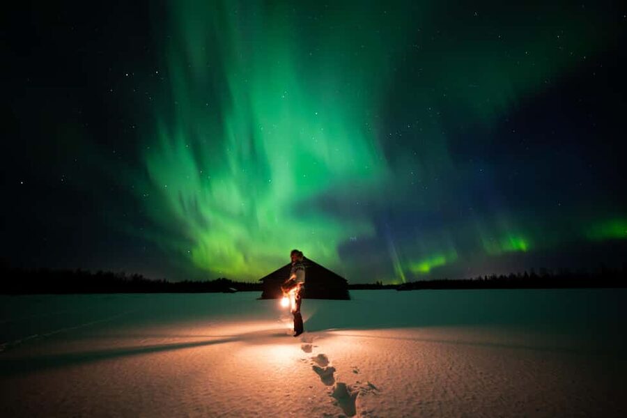 Ranua: Northern Lights tour with Campfire Meal & Pro Camera - Professional photos solve the hardest part