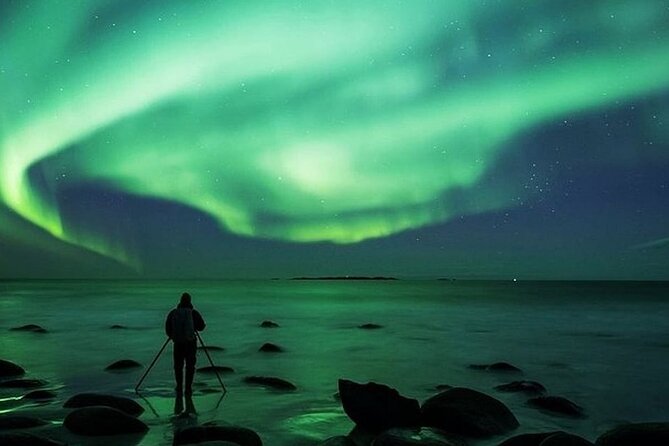 Reflections of the Northern Lights - Why this Rovaniemi aurora tour makes sense