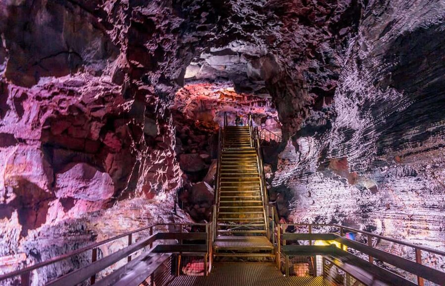 Reykjavik: Evening Lava Tunnel and Northern Lights Hunt - The cave is the reliable half of the evening