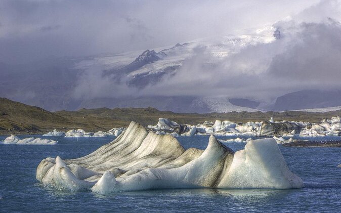Reykjavik: Glacier Lagoon & Fjaðrárgjúfur Canyon Small-Group Tour - What makes this Iceland south coast trip worth considering