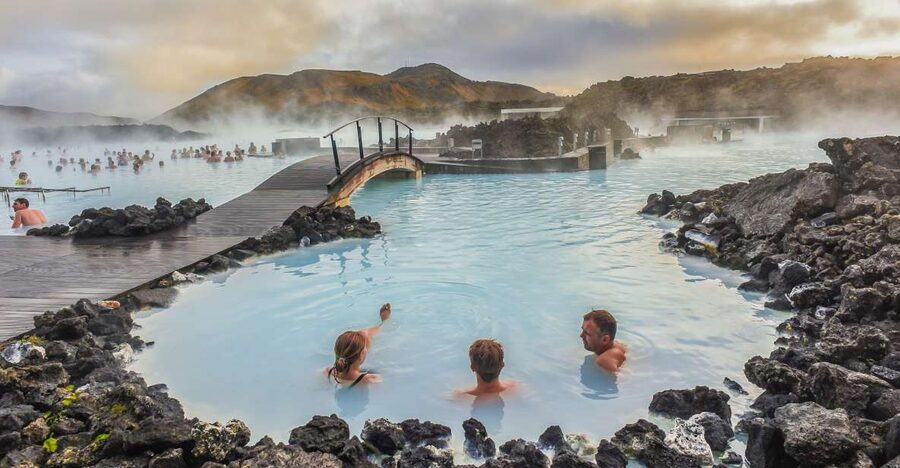 Reykjavík: Golden Circle, Blue Lagoon & Northern Lights Tour - Thingvellir: Icelandic ground with a story