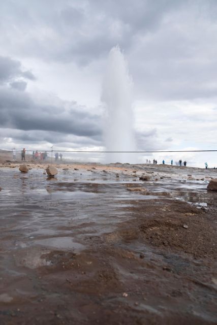 Reykjavík: Golden Circle, Blue Lagoon & Northern Lights Tour - Kerið crater: a short, colorful pause