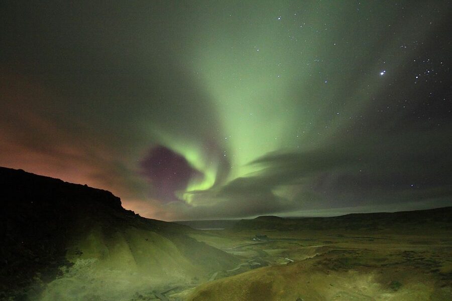 Reykjavik: Golden Circle & Northern Lights 4x4 Tour - Geysir and Strokkur: geothermal power on a timer