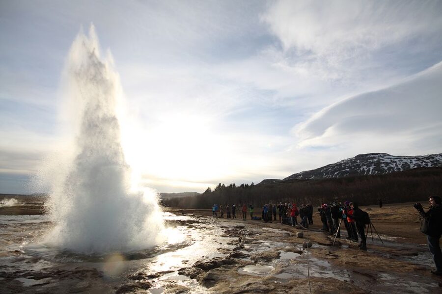 Reykjavik: Golden Circle & Northern Lights 4x4 Tour - What to pack for this particular outing