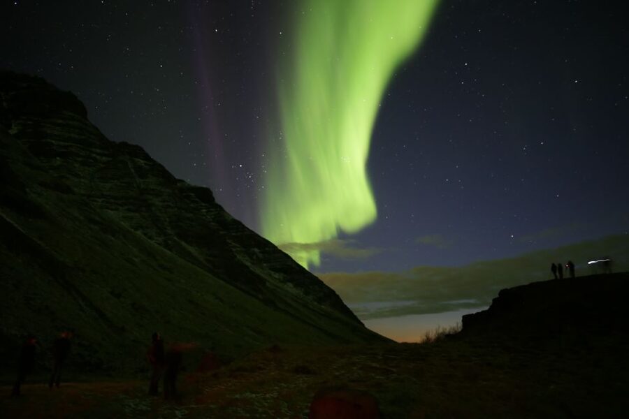 Reykjavik: Northern Lights Experience by Superjeep - Weather, cancellations, and the free re-booking option