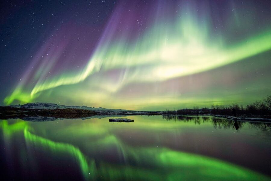 Reykjavík: Northern Lights Minibus Tour with Photos - What the Northern Lights may look like