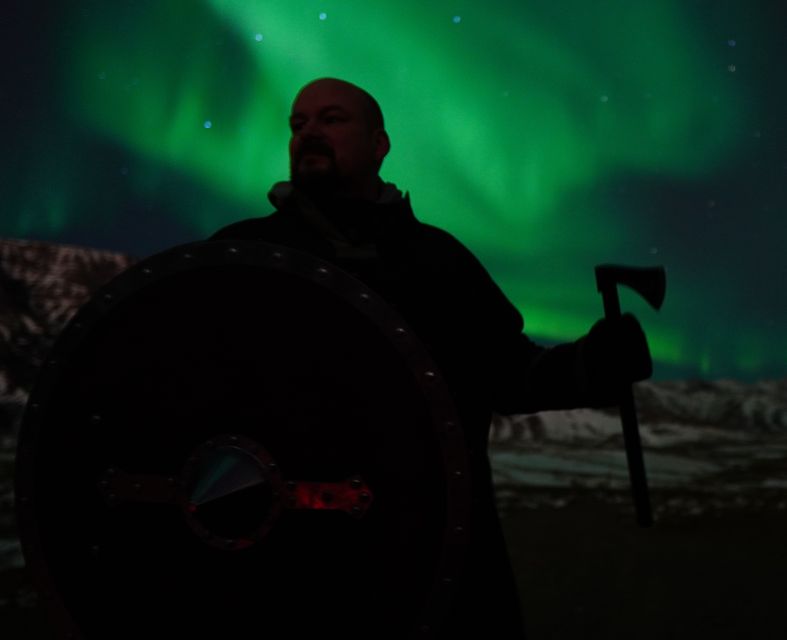 Reykjavik: Northern Lights Tour w/Pro Photos - Small Group - Driving beyond the city lights