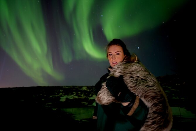 Reykjavik Northern Lights Tour with Pro Aurora Photos Small Group - The guides make or break the evening
