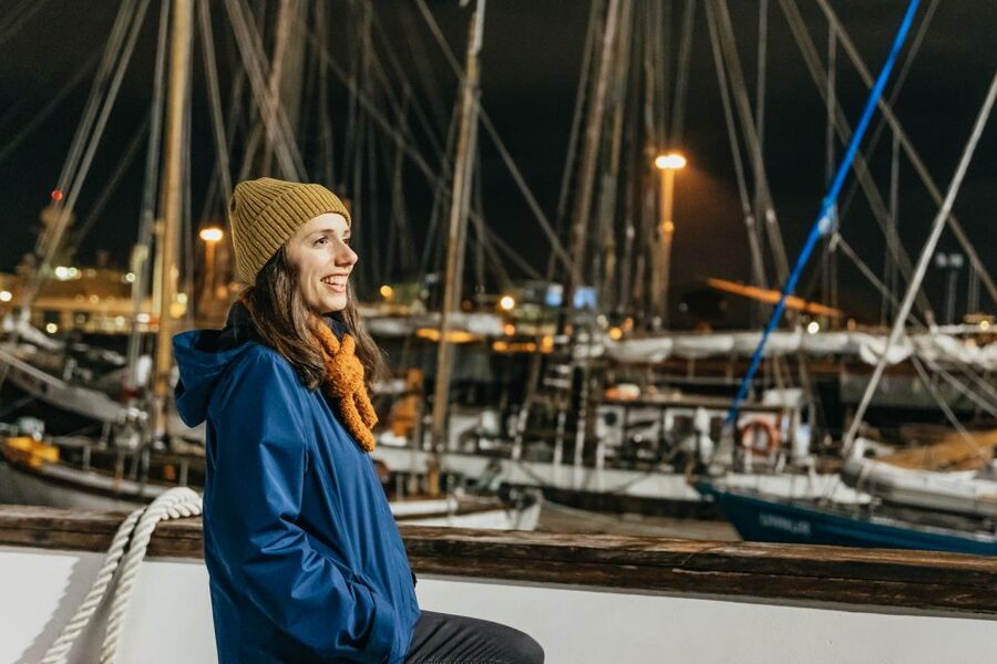 Reykjavik: Northern Lights Yacht Tour - Leaving Old Harbor for the dark water