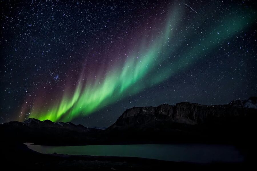 Reykjavik: Small-Group Northern Lights Tour with Pickup - Leaving Reykjavik’s city glow