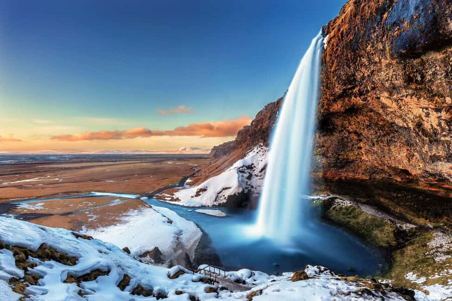 Reykjavík: South Coast Wonders & Northern Lights Tour - Skógafoss delivers the first big rush