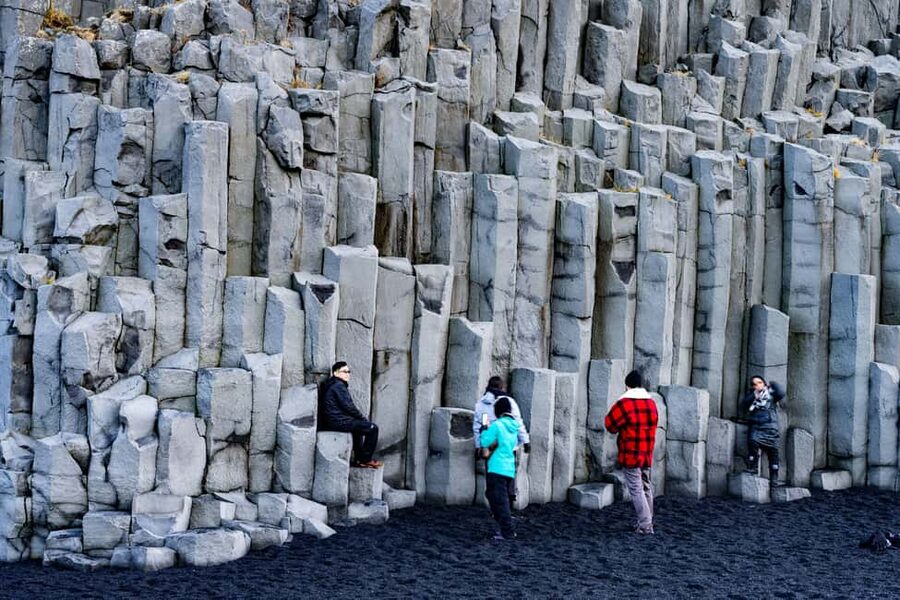 Reykjavík: South Coast Wonders & Northern Lights Tour - Hot cocoa and free photos improve the cold wait