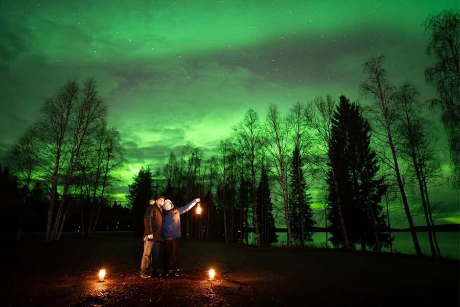 Rovaniemi:%100 Money Back Guarantee Northern Lights Hunting - Moving between Finnish and Swedish viewing spots