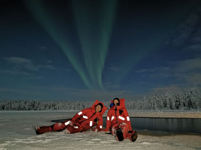 Rovaniemi: Arctic Ice Floating and Northern Lights Tour - Returning to fire, berry juice, and the wooden cottage
