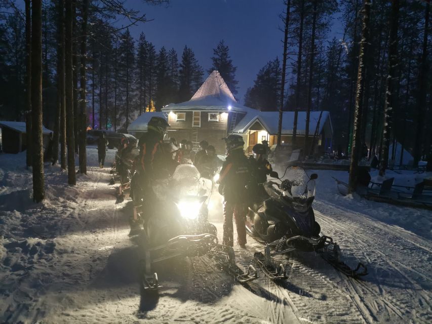 Rovaniemi: Aurora Borealis Snowmobile Safari with Campfire - Searching for the Northern Lights
