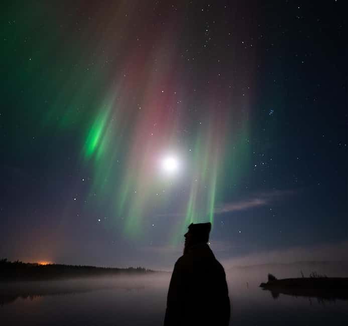 Rovaniemi: Coffee under Northern Lights & Professional Photo - Professional photos within 24 hours