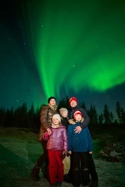 Rovaniemi: Family-Friendly Northern Lights Tour - Leaving Rovaniemi for the dark sky