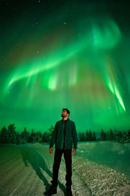 Rovaniemi: Guaranteed Aurora Borealis Photography Tour - Frozen Forests, Lakes, and Lapland Night