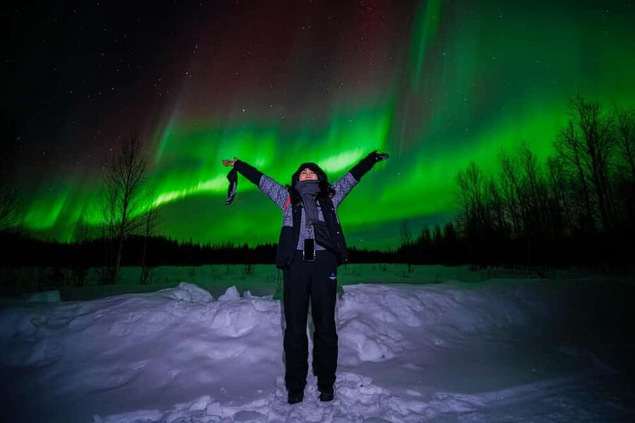 Rovaniemi: Guaranteed Aurora Hunt with Local Guides & Photos - Meeting at Rovakatu 25 to 27