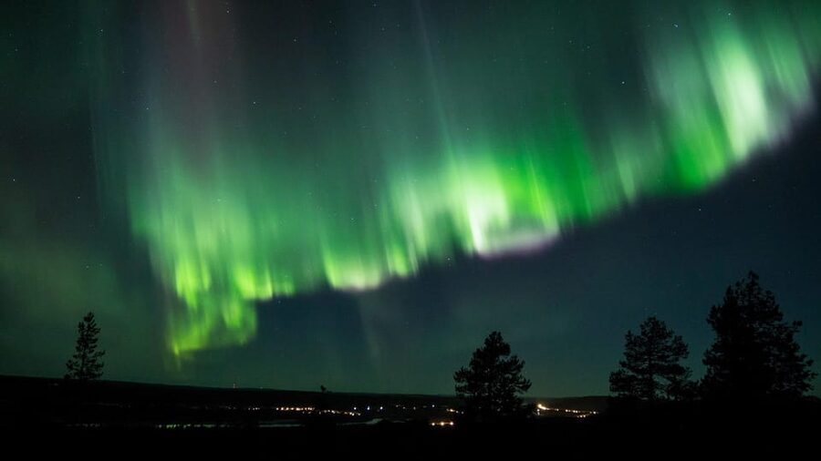 Rovaniemi: Guaranteed Aurora Hunting Tour with Local Guide - What the auroras may look like to your eyes