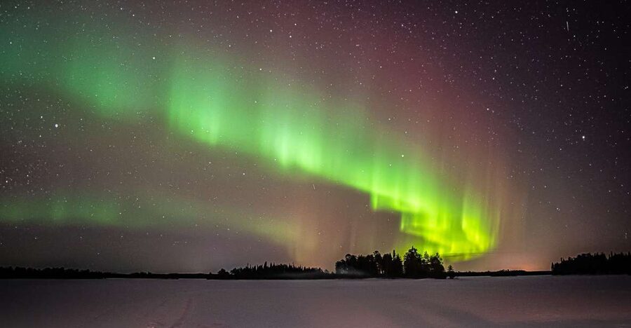 Rovaniemi: Guaranteed Ultimate Aurora Hunt with Photographer - Waiting under the Arctic sky