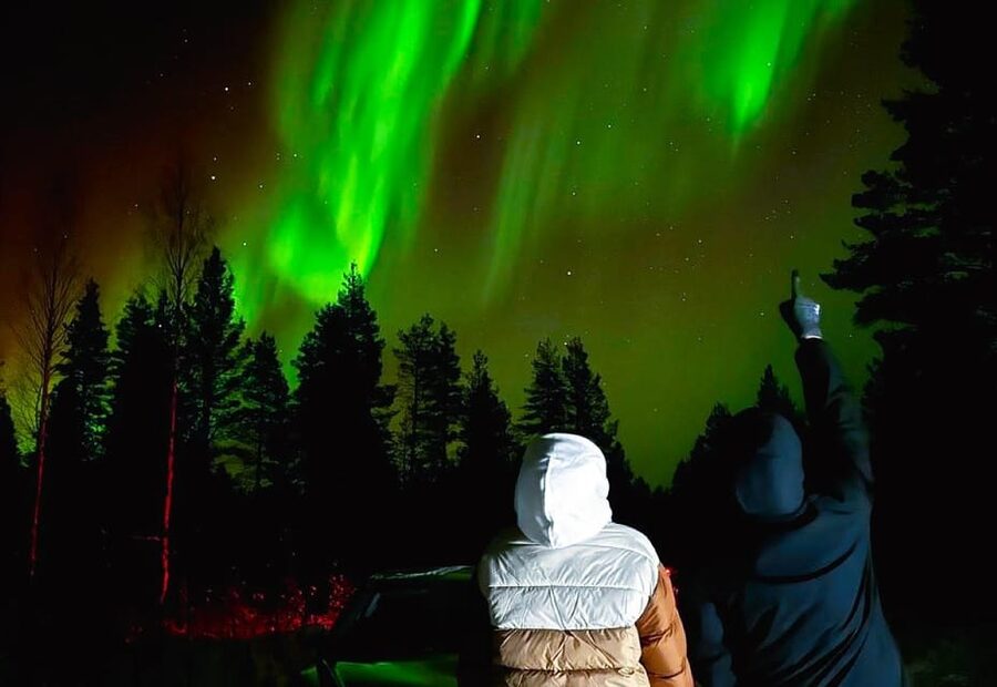 Rovaniemi: hunting for the Northern Lights with BBQ - Why this Rovaniemi aurora tour makes sense