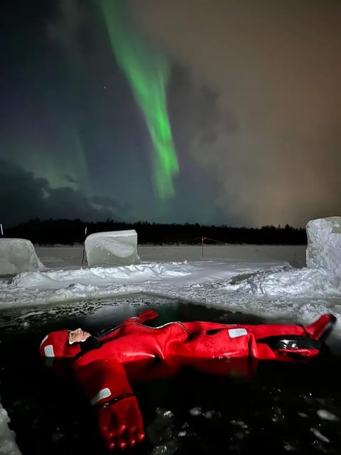 Rovaniemi: Ice Floating Experience with Northern lights - Why floating on an icy lake feels so unusual