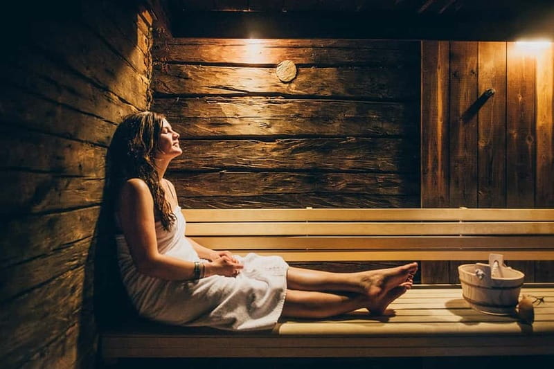 Rovaniemi: Lakeside Private Sauna with Aurora Borealis - One hour in a traditional Finnish sauna