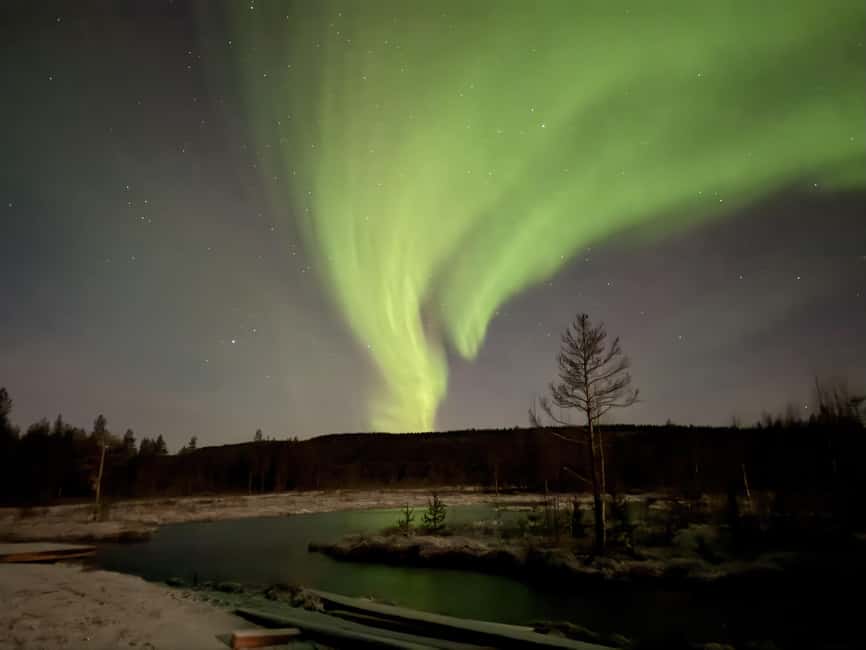 Rovaniemi: Northern Lights Electric Snow-Scooter Tour - The quiet village and winter scenery