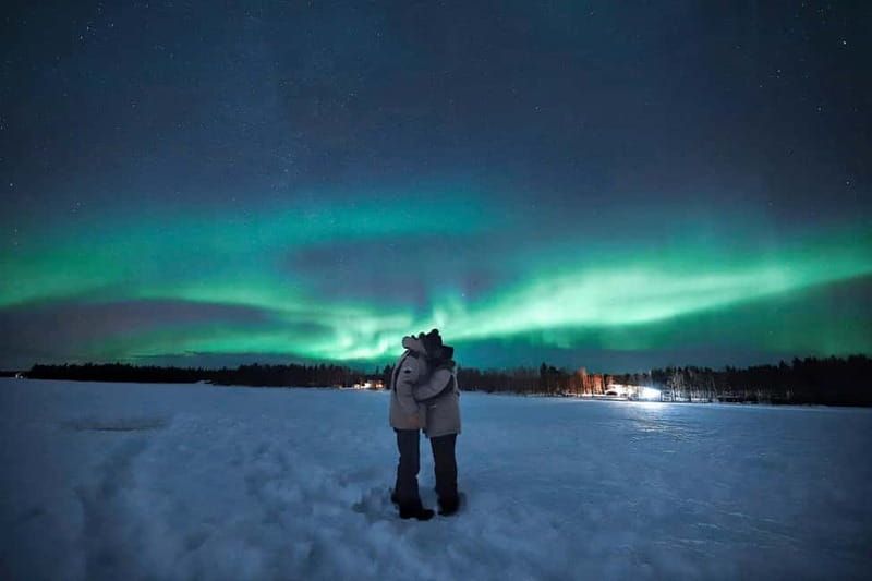 Rovaniemi: Northern Lights Family Tour with Photographer - Taking home professional aurora photos