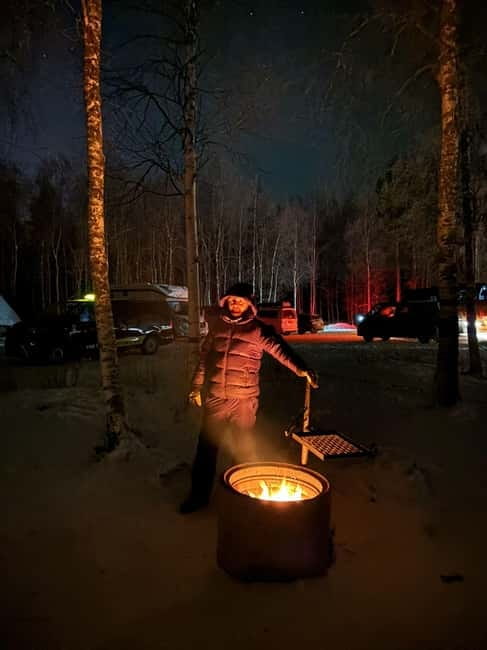 Rovaniemi: Northern Lights Hunters. Aurora + BBQ - Lena, Denis, and Lumi add the human touch