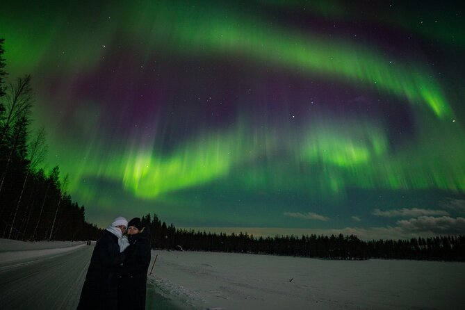 Rovaniemi: Northern lights money back tour - The guide and the free photographs