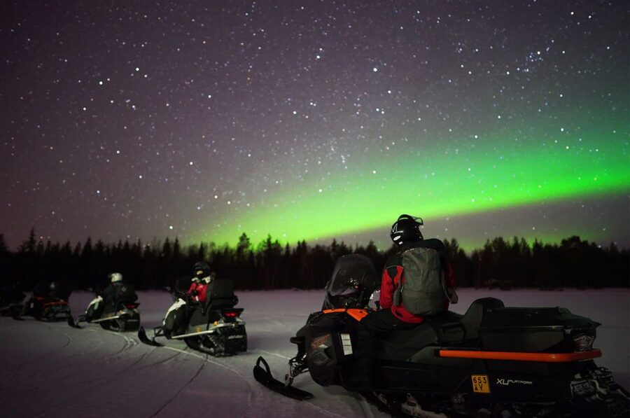 Rovaniemi: Northern Lights Snowmobile Hunt - Who will enjoy this most