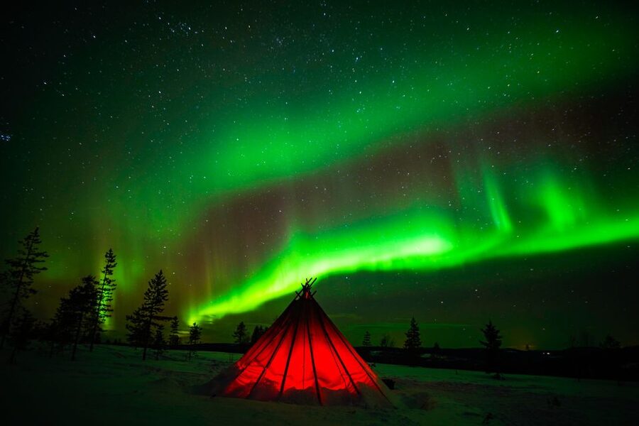 Rovaniemi: Northern Lights Snowmobile Tour - Setting out from Rovaniemi after dark