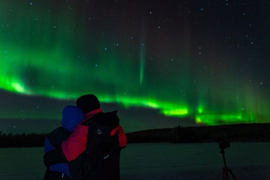 Rovaniemi: Small Group Northern Lights Guaranteed Sightings - Staying warm during a long night