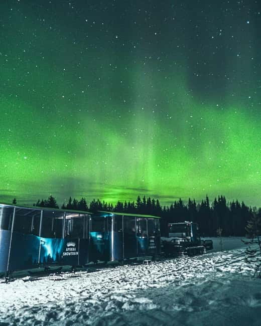 Rovaniemi: Snowtrain to Northern Lights Camp - The bonfire hut is the evening’s warm center