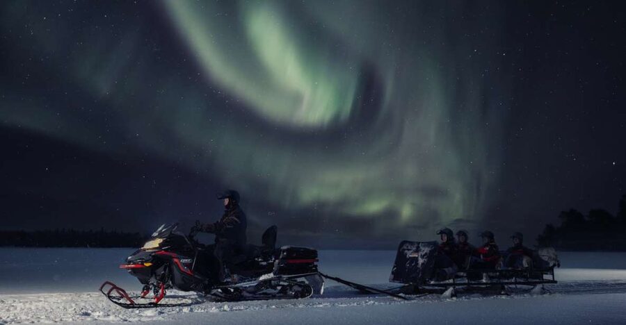 Ruka: Starlight sledging to search for Northern Lights - Setting Out From Ruka After Dark