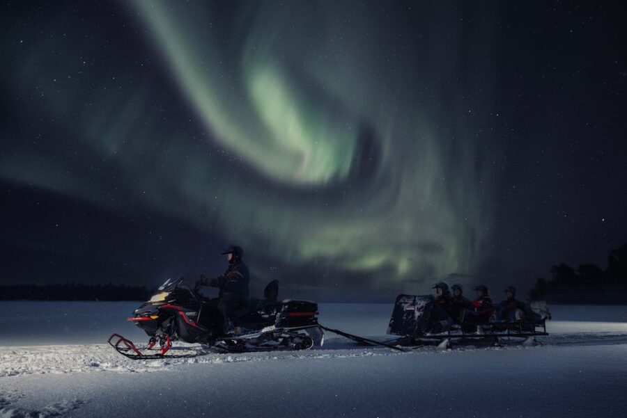 Ruka: Starlight sledging to search for Northern Lights - Riding Through the Forest in a Pulled Sledge