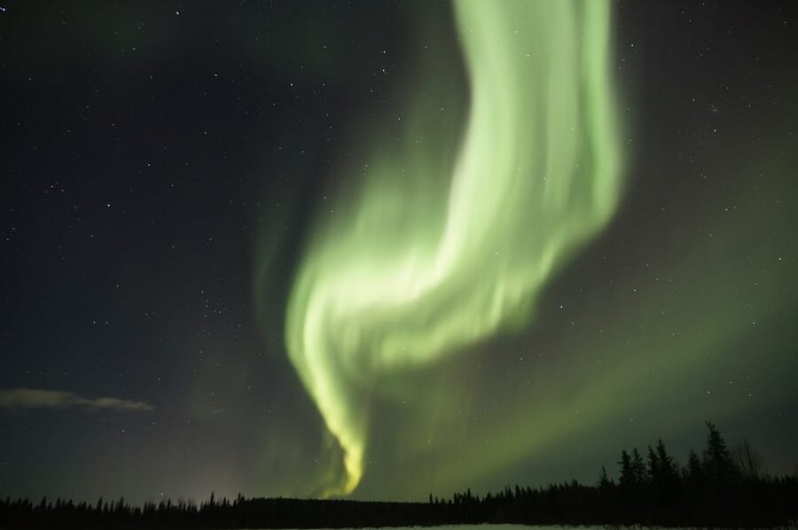 Saariselkä: Aurora Photo Tour by Car with Transfer & Drinks - Hot drinks, gingerbread, and staying warm