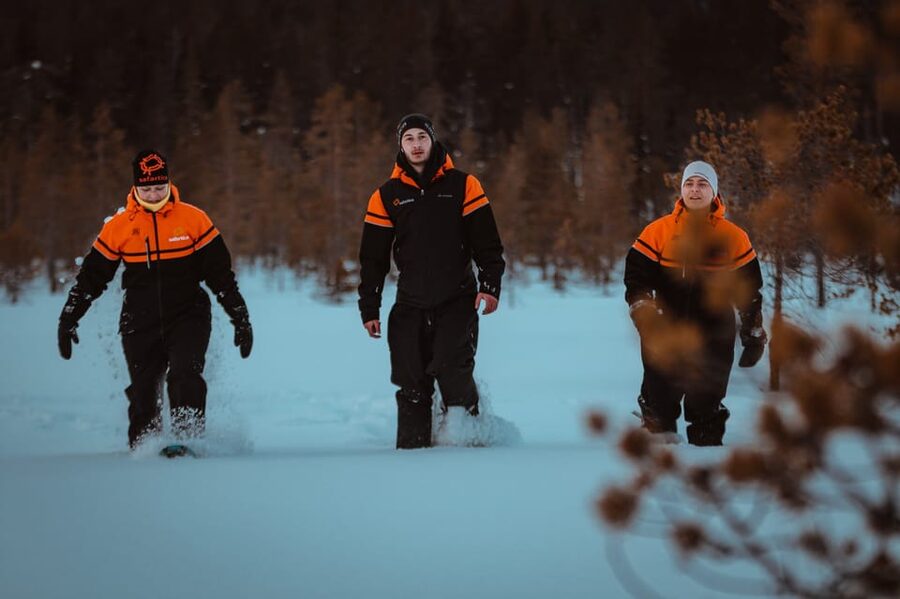 Saariselkä: Northern Lights Hunting Snowshoe Trip - Hot chocolate halfway through the forest