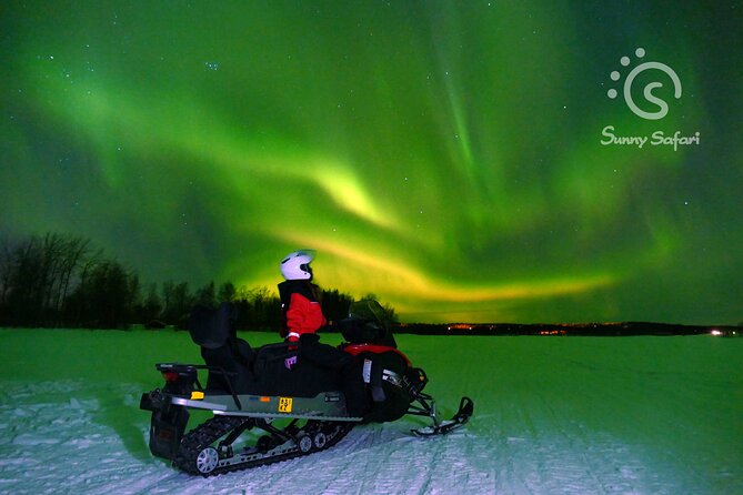 Searching Aurora with Snowmobile - The safety briefing and snowmobile setup