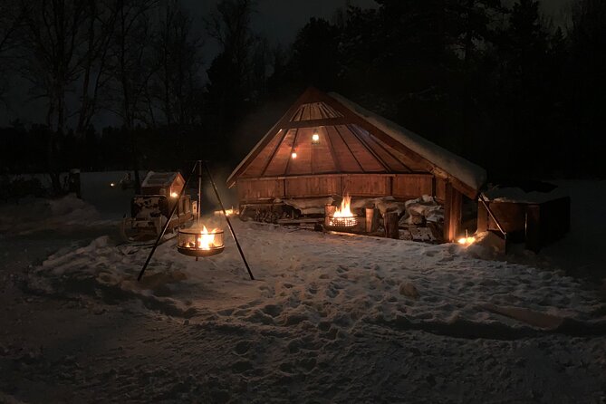 Sleigh ride Under The Northern Lights - Snow suits, winter comfort, and smoky clothes