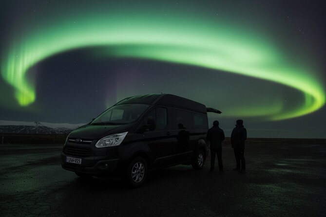 Small-Group Tour: Northern Lights with Photos & Hot Chocolate - Hot chocolate, pastries, and the practical side of cold