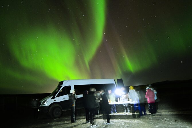 Small-Group Tour: Northern Lights with Photos & Hot Chocolate - Should you book it?