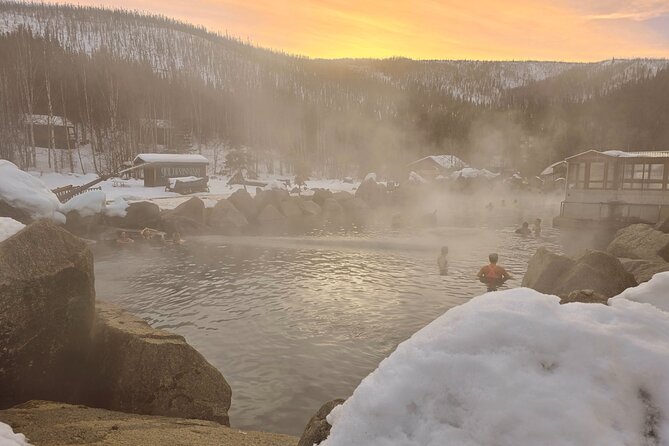Spectacular Chena Hot Springs Northern Lights Experience - Searching for the Northern Lights after the soak