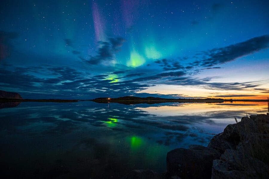Svolvær: Ultimate Aurora Hunt - Hot chocolate and the practical art of staying warm