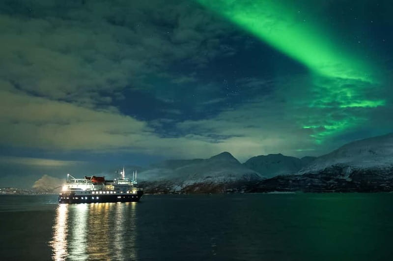 Tromsø: 24hr Northern Lights & Whale Watching Cruise - The overnight run toward Kågsundet and Skjervøy