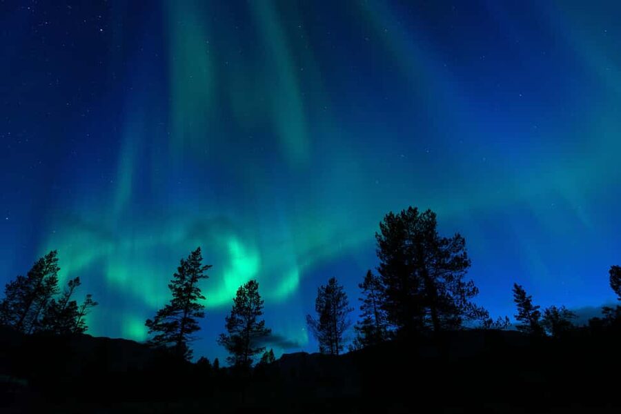 Tromsø: A Sámi Survival Story and Aurora Hunt - A Northern Lights chase with a Sámi point of view