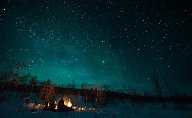 Tromsø: All inclusive Aurora Hunt with photos, food & drinks - Who will enjoy this most